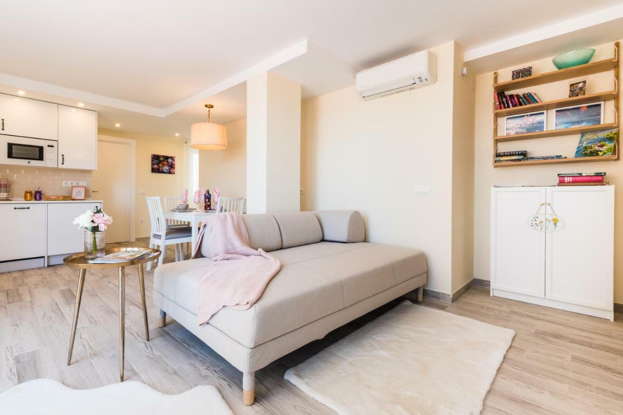 Malaga Centre Apartment With Parking Eksteriør billede