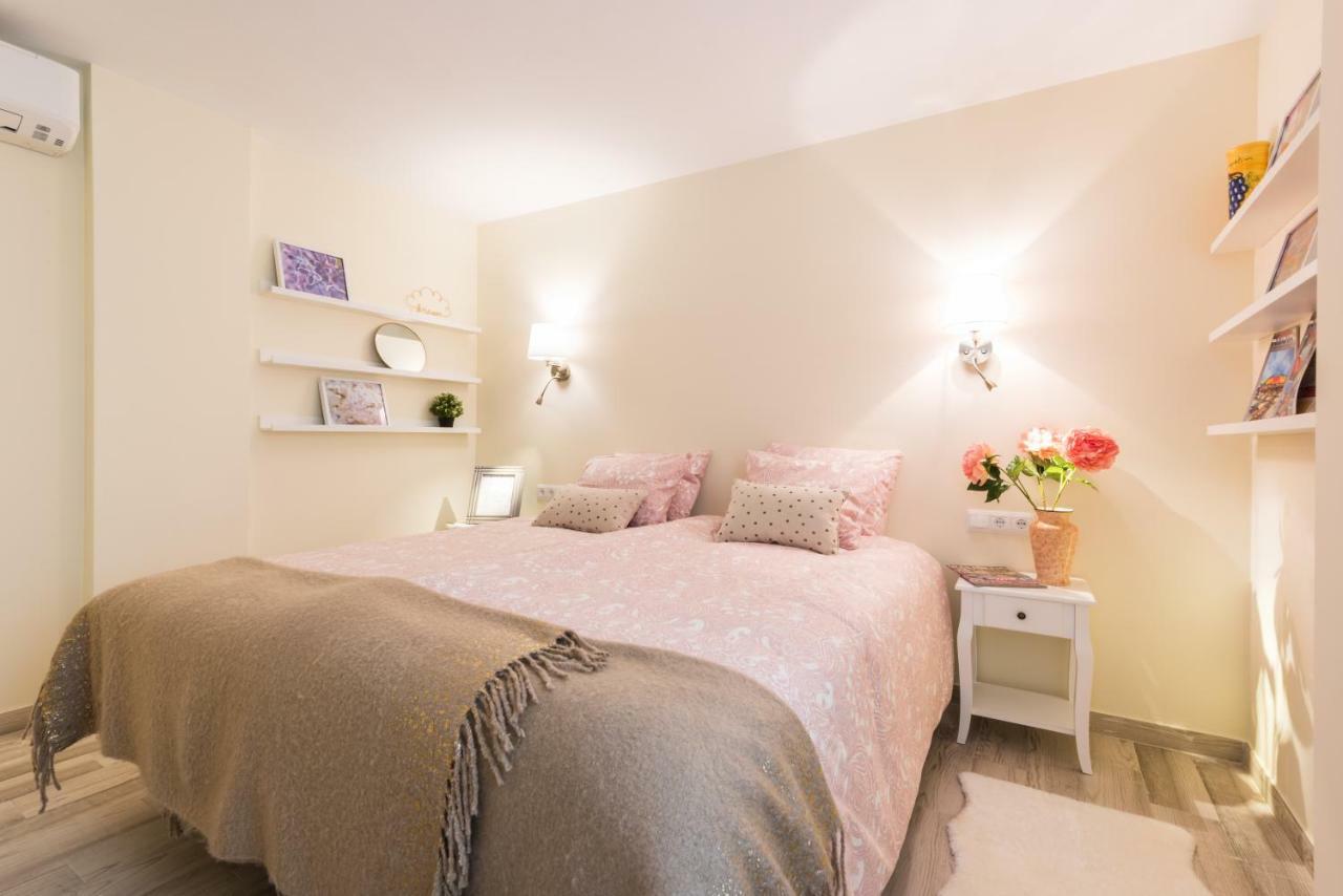 Malaga Centre Apartment With Parking Eksteriør billede