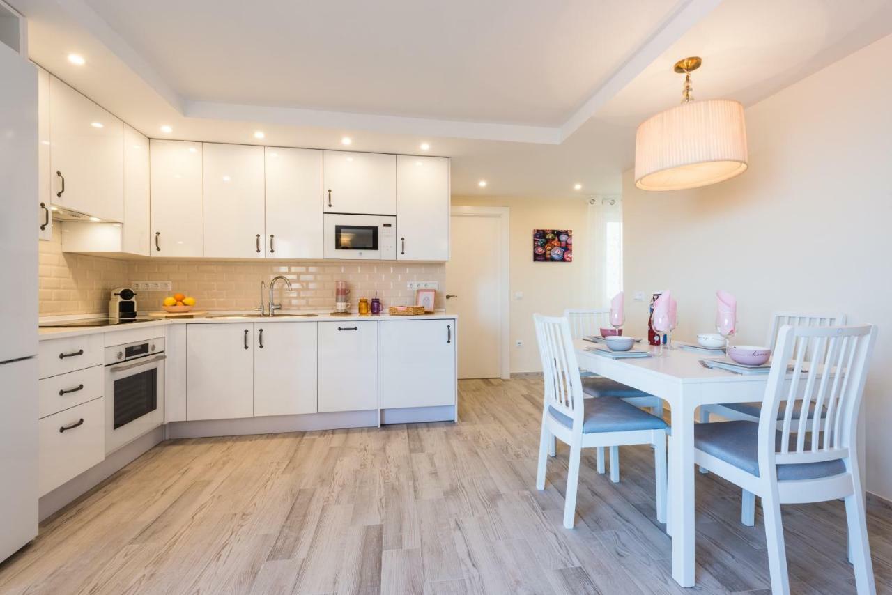 Malaga Centre Apartment With Parking Eksteriør billede