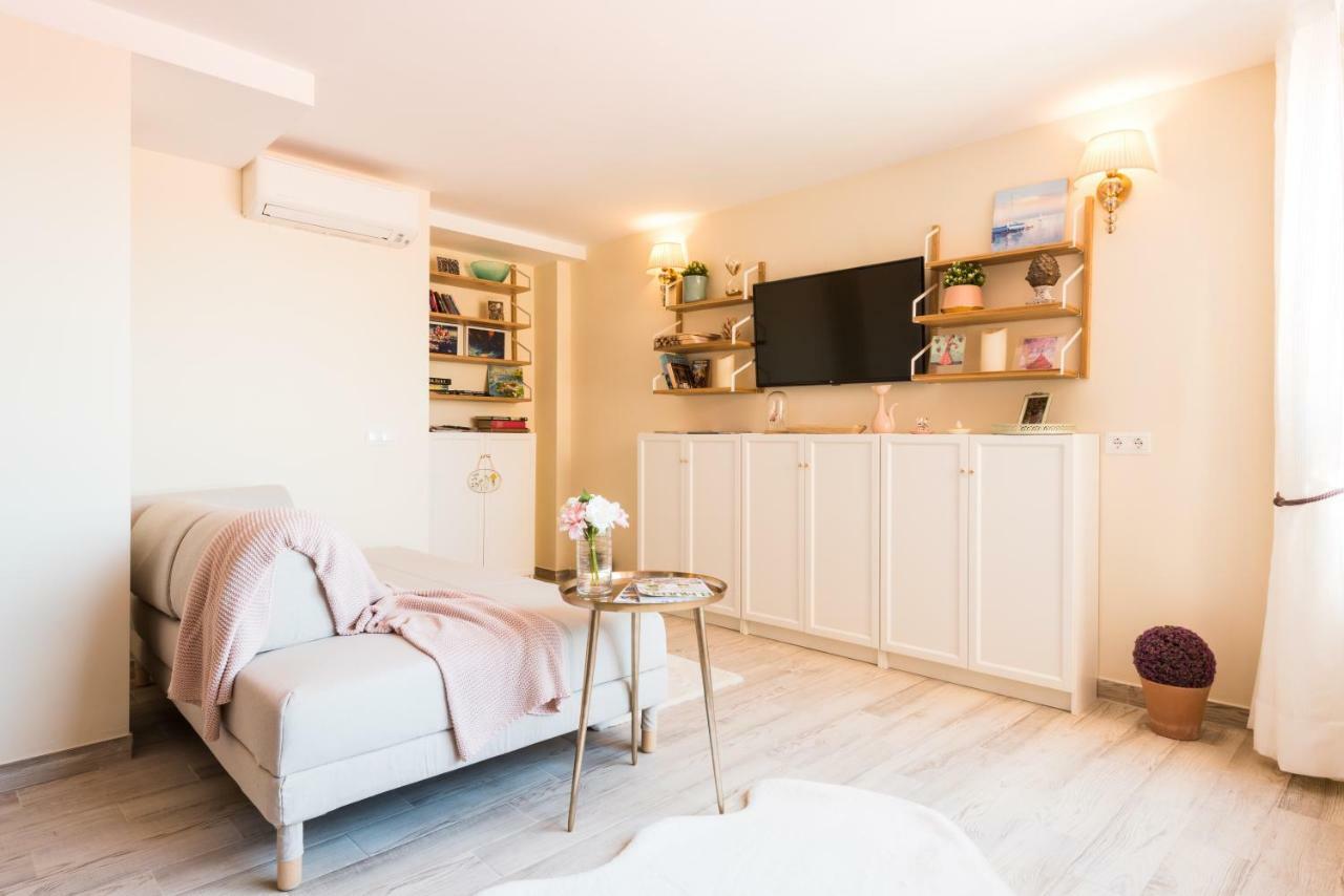 Malaga Centre Apartment With Parking Eksteriør billede